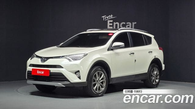 Toyota RAV4 — фото 1