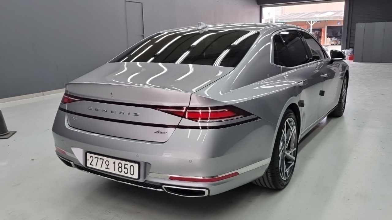 Genesis G90 — фото 1