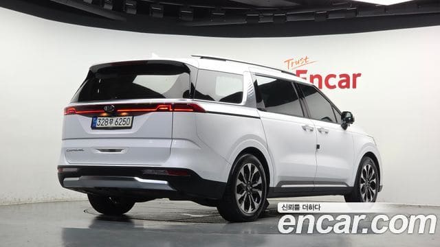 Kia Carnival — фото 1