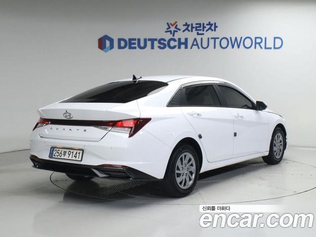 Hyundai Avante — фото 1