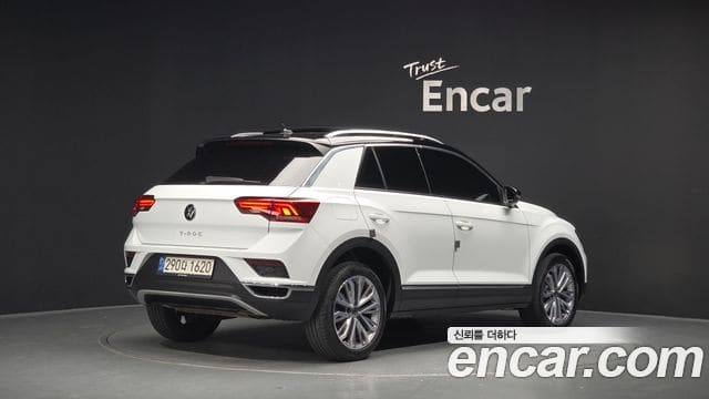 Volkswagen T-Roc — фото 1