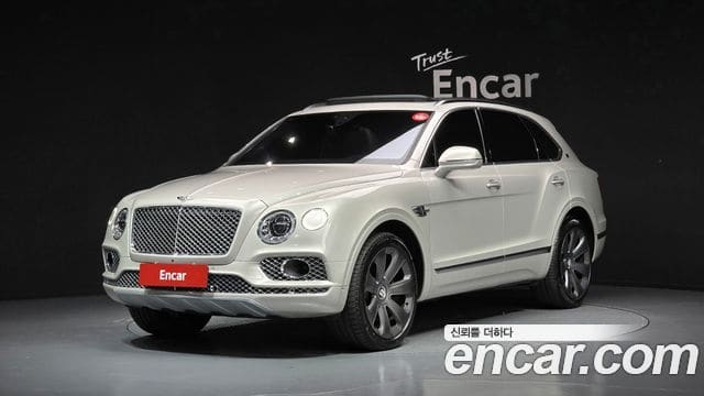 Bentley Bentayga — фото 1