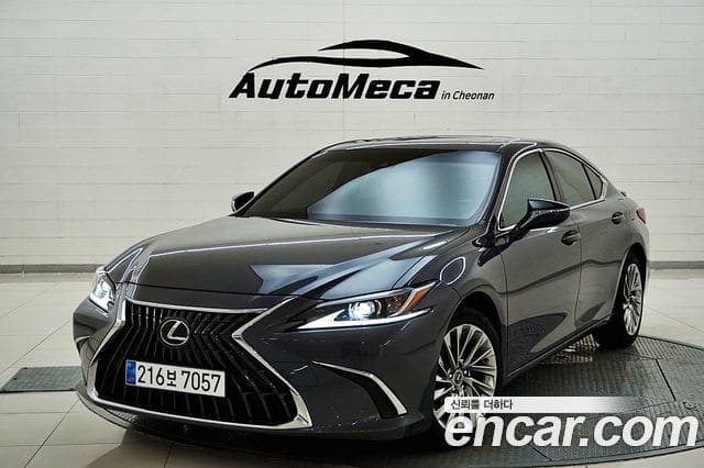 Lexus ES300h — фото 1