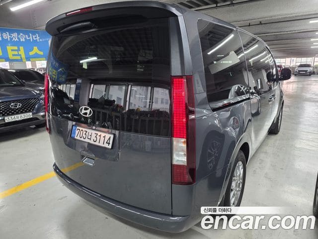 Hyundai Staria — фото 1
