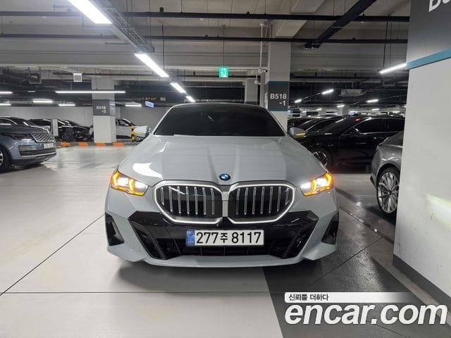 BMW 5 Series — фото 1