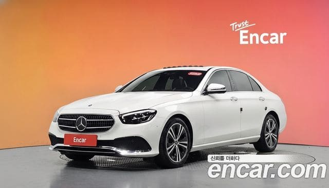 Mercedes-Benz E-Class — фото 1