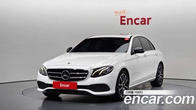Mercedes-Benz E-Class — фото 1