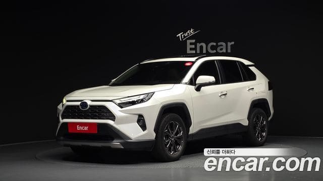 Toyota RAV4 — фото 1