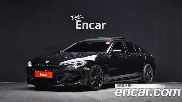 BMW 8 Series — фото 1