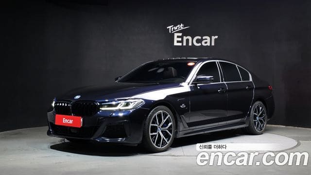 BMW 5 Series — фото 1