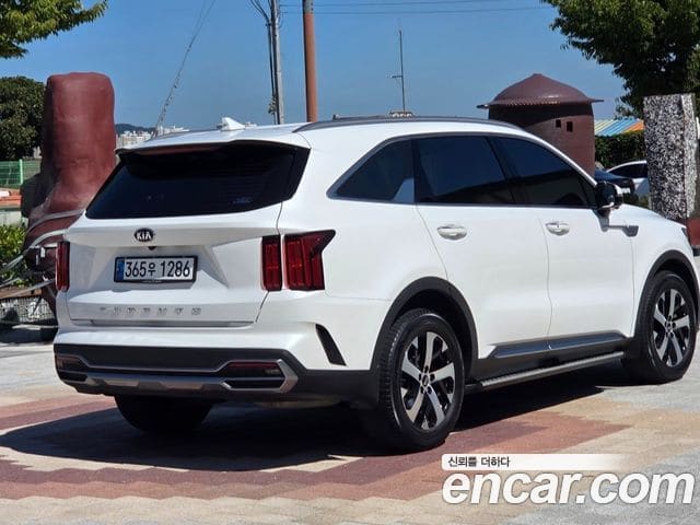 Kia Sorento — фото 1