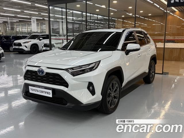 Toyota RAV4 — фото 1