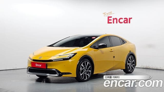 Toyota Prius — фото 1
