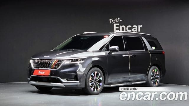 Kia Carnival — фото 1