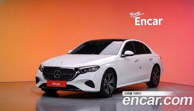 Mercedes-Benz E-Class — фото 1