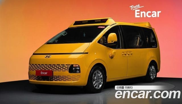 Hyundai Staria — фото 1