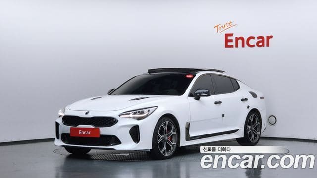 Kia Stinger — фото 1