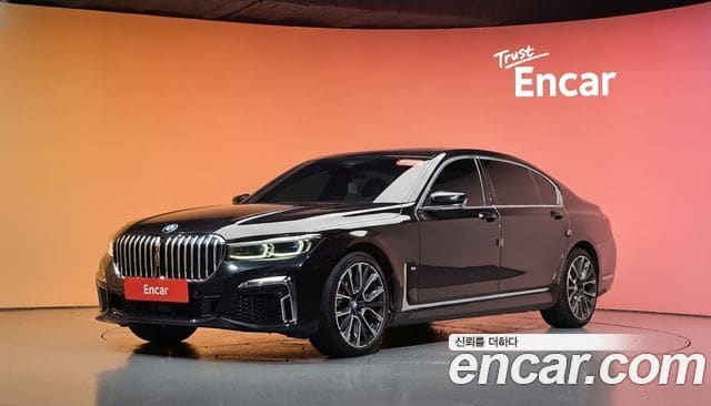 BMW 7 Series — фото 1