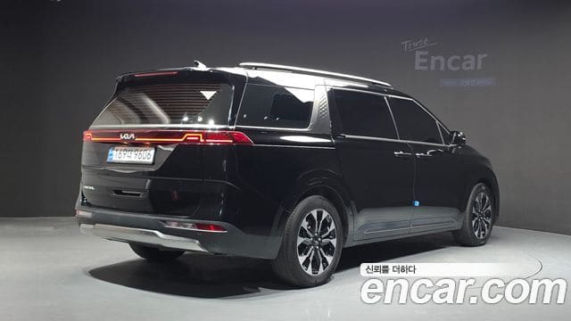 Kia Carnival — фото 1