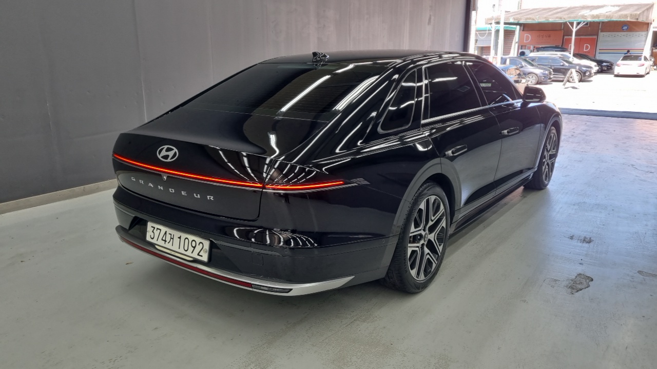 Hyundai Grandeur — фото 1