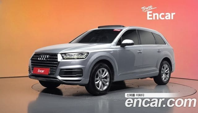 Audi Q7 — фото 1