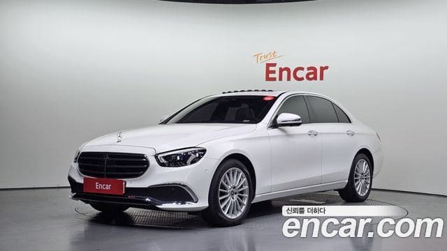 Mercedes-Benz E-Class — фото 1