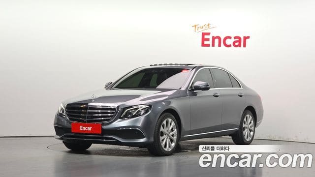 Mercedes-Benz E-Class — фото 1