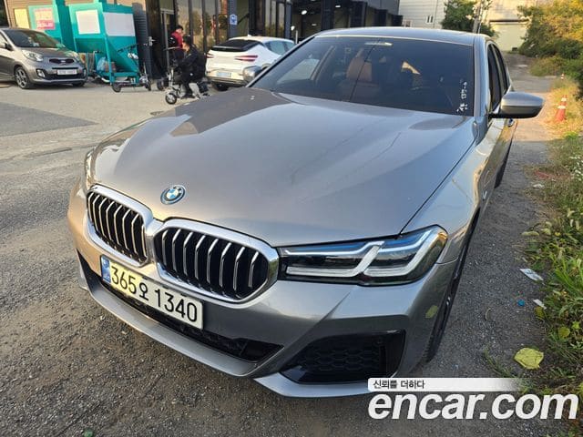 BMW 5 Series — фото 1