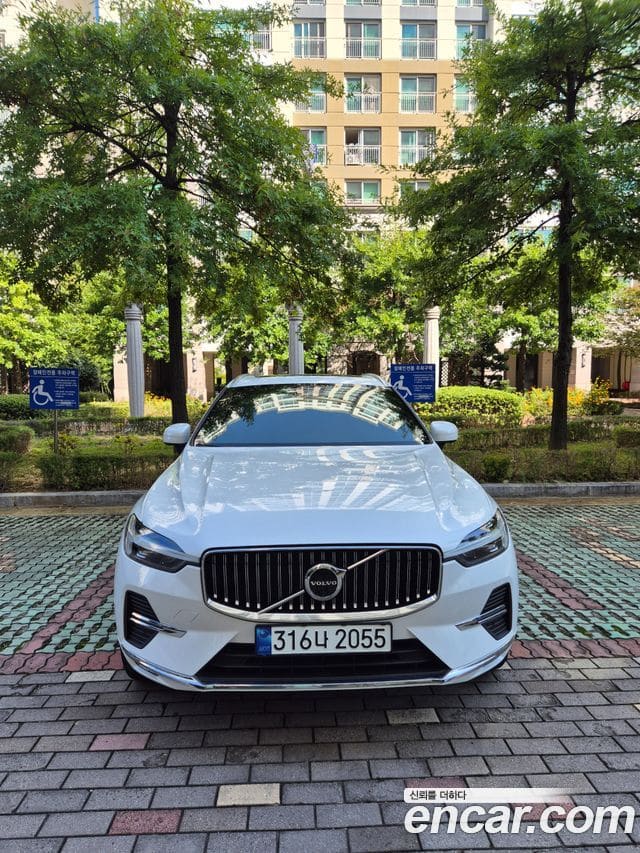 Volvo XC60 — фото 1