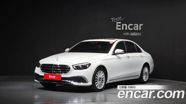 Mercedes-Benz E-Class — фото 1