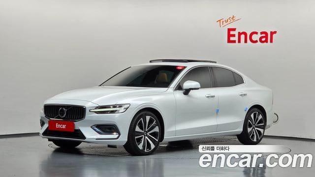 Volvo S60 — фото 1