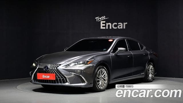 Lexus ES300h — фото 1