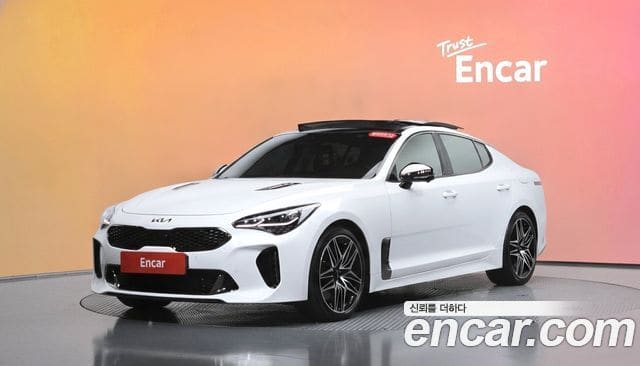 Kia Stinger — фото 1
