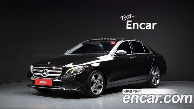 Mercedes-Benz E-Class — фото 1