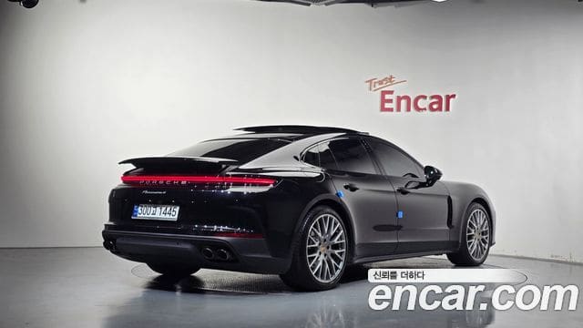 Porsche Panamera — фото 1