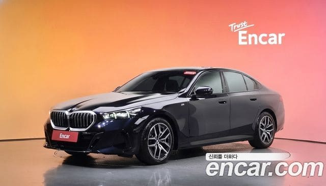 BMW 5 Series — фото 1