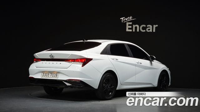 Hyundai Avante — фото 1