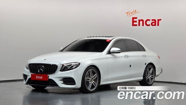 Mercedes-Benz E-Class — фото 1