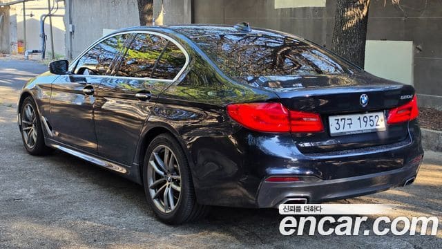 BMW 5 Series — фото 1