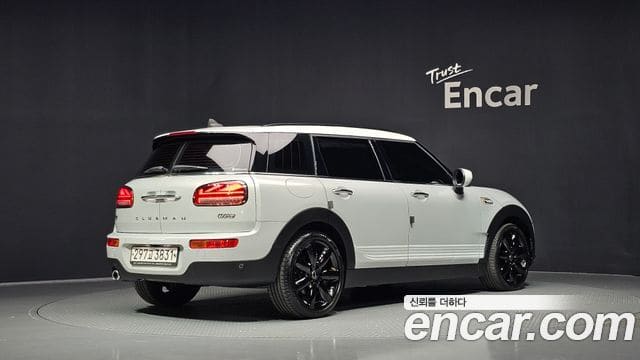 Mini Cooper Clubman — фото 1