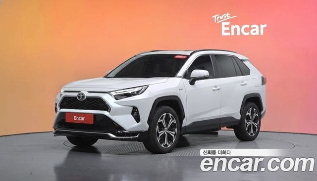 Toyota RAV4 — фото 1