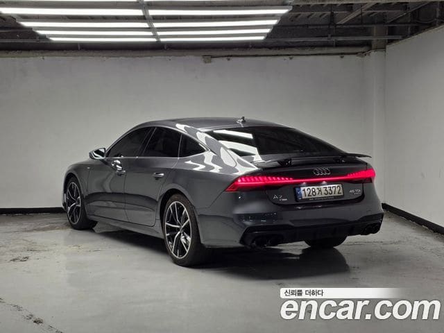 Audi A7 — фото 1
