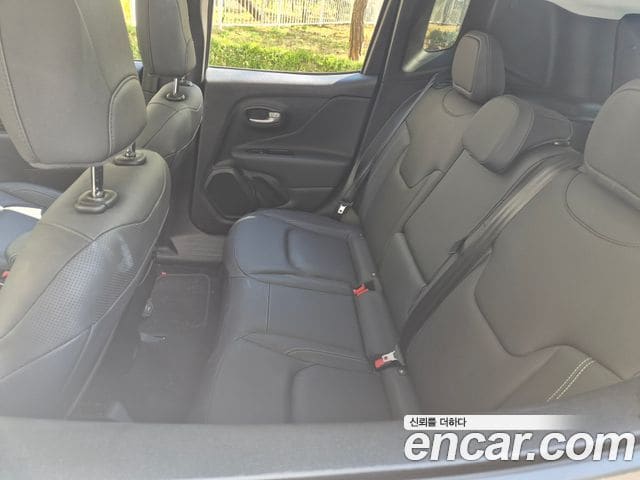 Jeep Renegade — фото 1