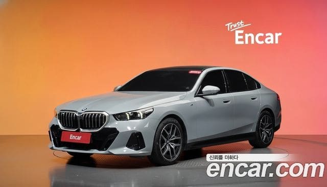 BMW 5 Series — фото 1