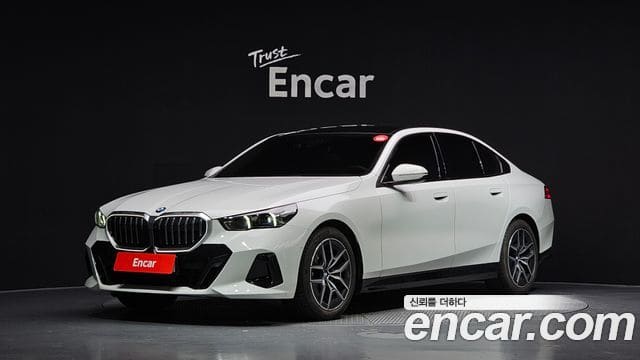 BMW 5 Series — фото 1