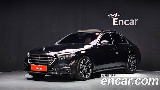 Mercedes-Benz E-Class — фото 1