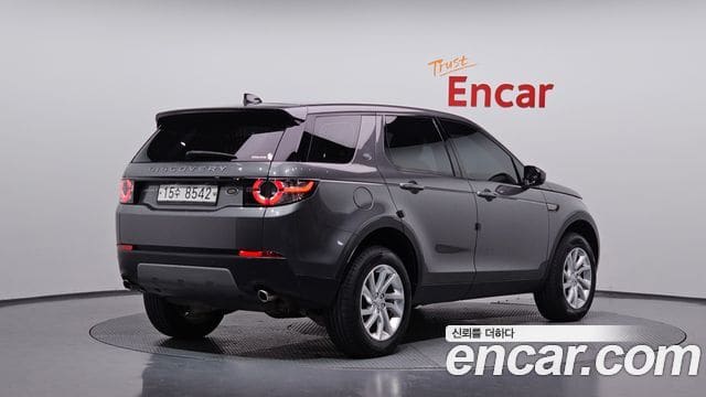 Land Rover Discovery Sport — фото 1