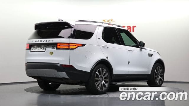 Land Rover Discovery 5 — фото 1