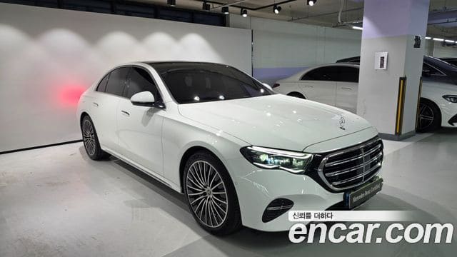 Mercedes-Benz E-Class — фото 1