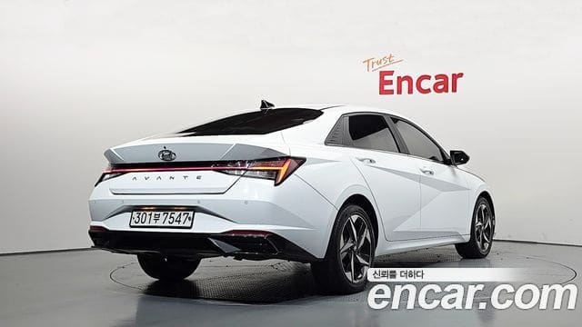 Hyundai Avante — фото 1